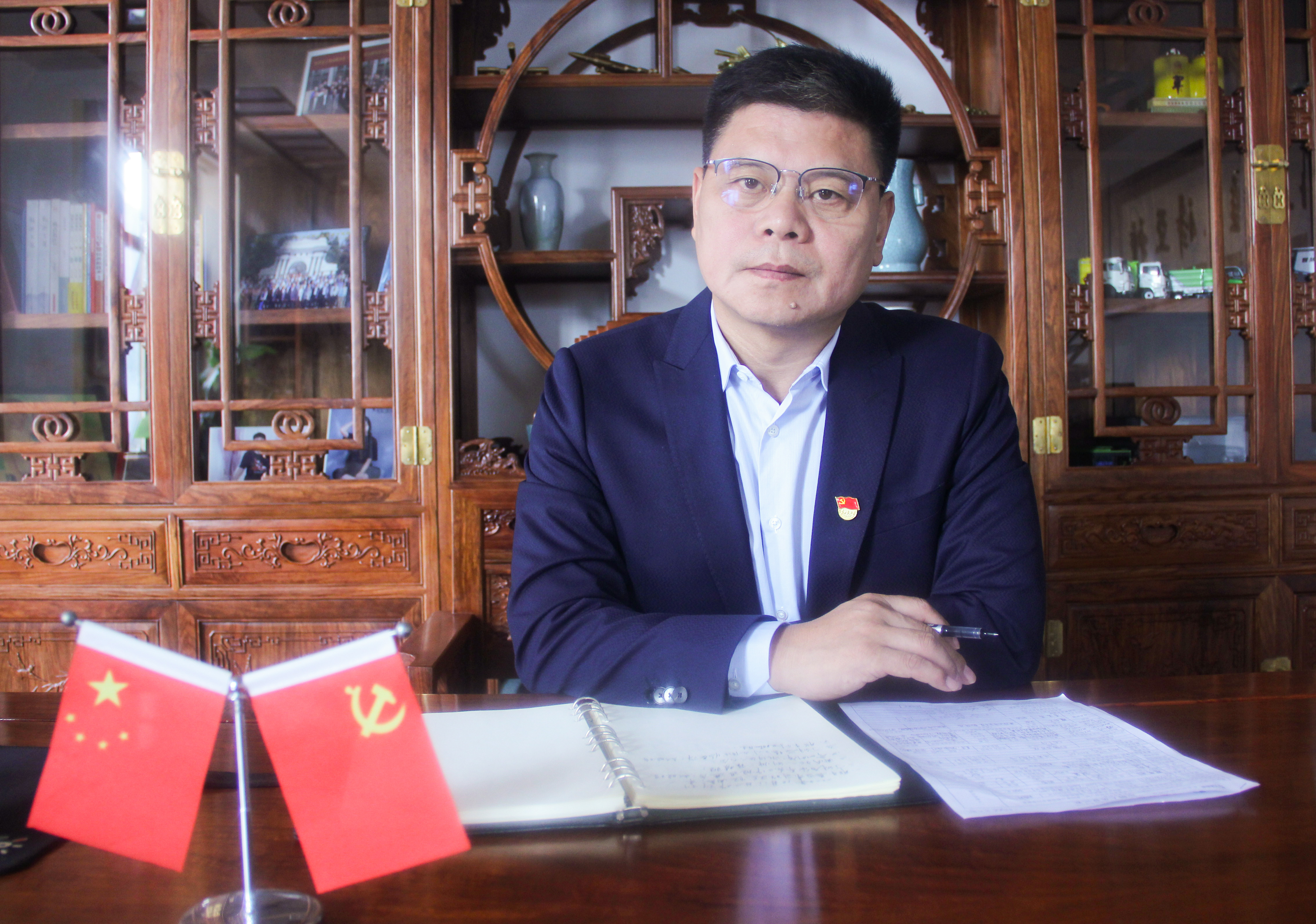 常务副会长张官兴