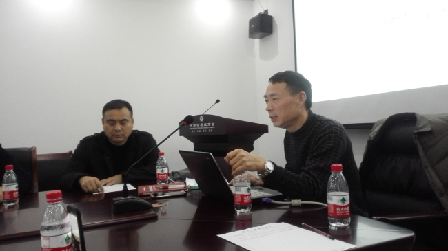 姚万朝律师向与会人员讲解自贸区相关内容.jpg