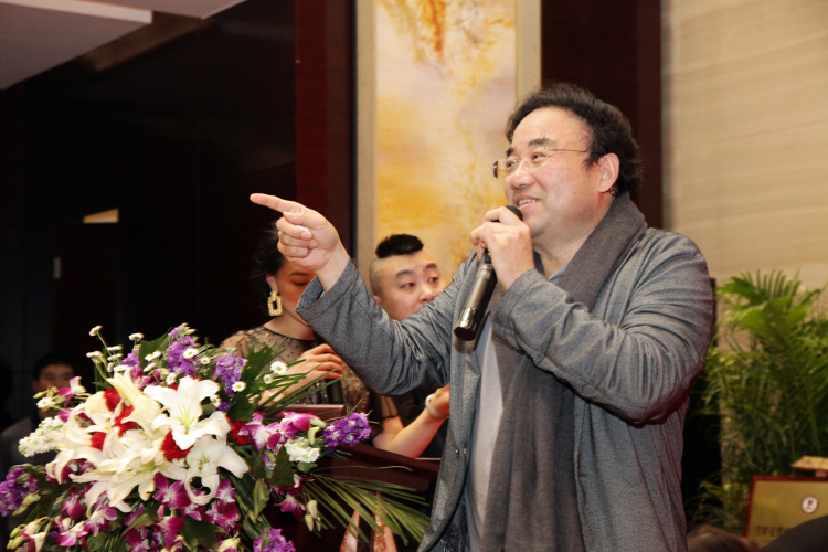 郑州普拉娜啤酒餐厅董事长.jpg